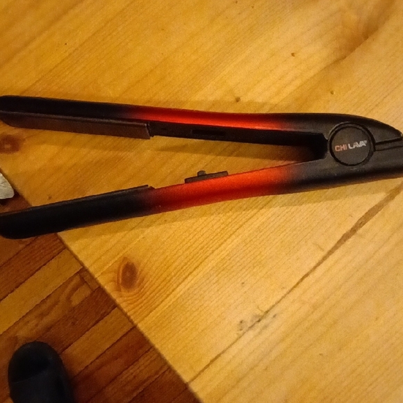 CHI Lava Hair Styling Tool in Red and Black - Picture 2 of 5